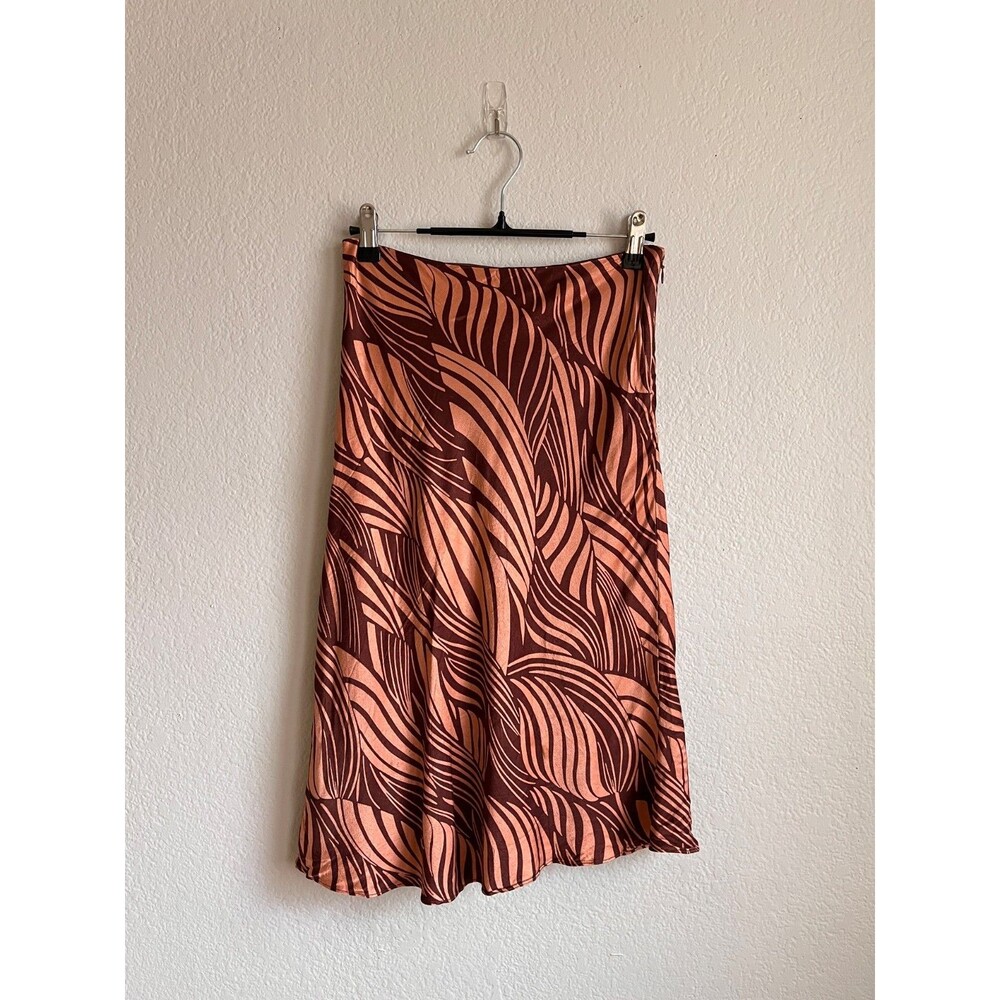 & Other Stories Satin Abstract Print Knee Length Skirt in Maroon/Pink Size US 2